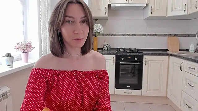 Watch GoodGlamorGirl live on EroticFlix - High definition streams
