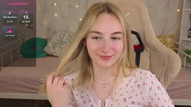 Shy_Polly webcam
