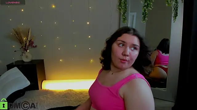 Velvet_Kisss webcam