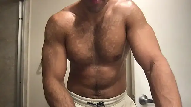 BigGuyMuscle live cam on StripChat