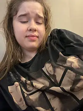 HornyGirlH webcam