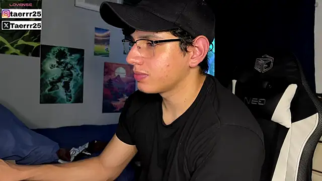 hyungboy Live Webcam on Stripchat