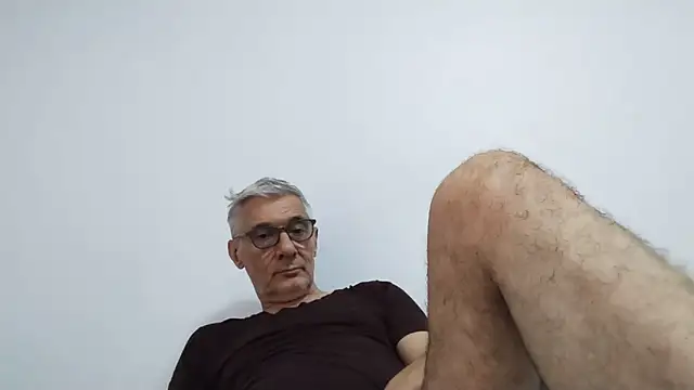 Watch BIGUNCUTHARDCOCK live on EroticFlix - High definition streams