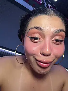 Watch zui_lu live on EroticFlix - High definition streams