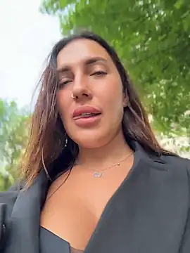 Watch AleksandraRich live on EroticFlix - High definition streams