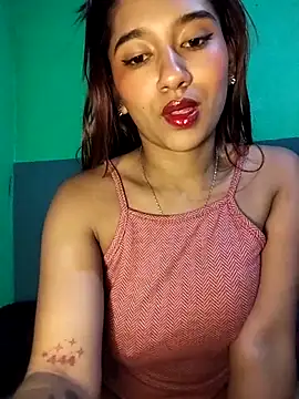 Watch Aurora_Blazee live on EroticFlix - High definition streams