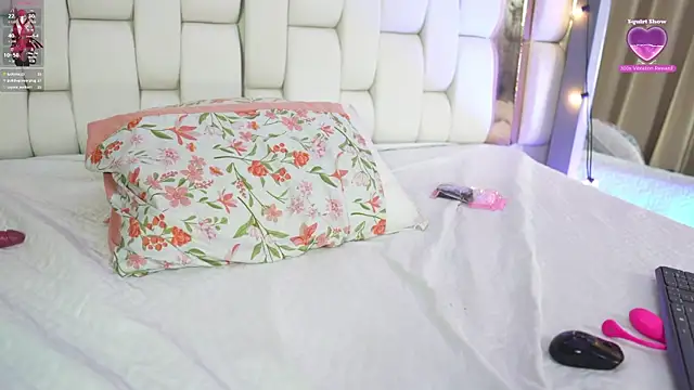 kinkylittlegirll webcam