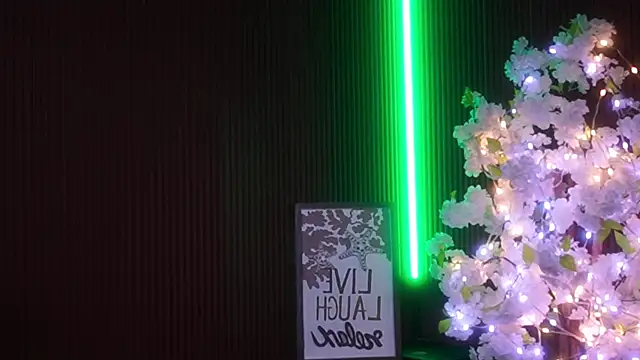 xxforyoureyesonlyxx webcam