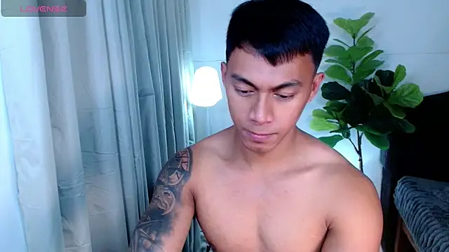 PinooyMilker webcam