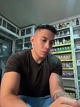 OliverWest04 webcam