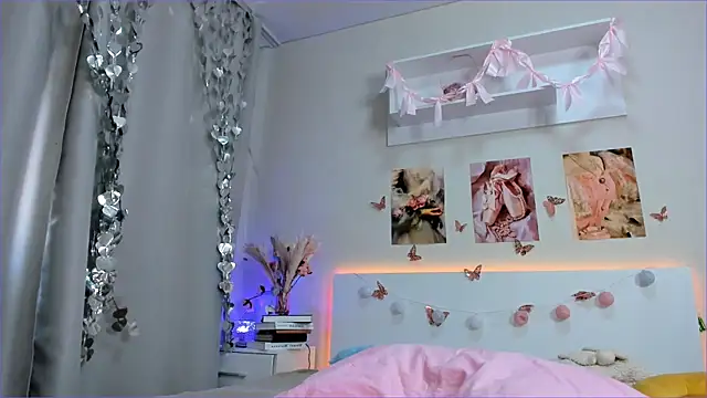 Milly_Lane webcam