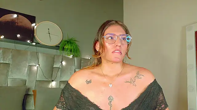LiaaMoretti__ webcam