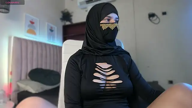 Watch _SweetAmira_ live on EroticFlix - High definition streams