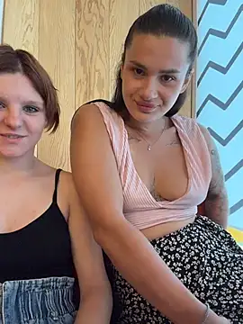 MiraReach 🐁 live naked webcam