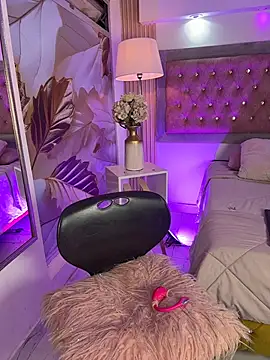 MylaDreams webcam