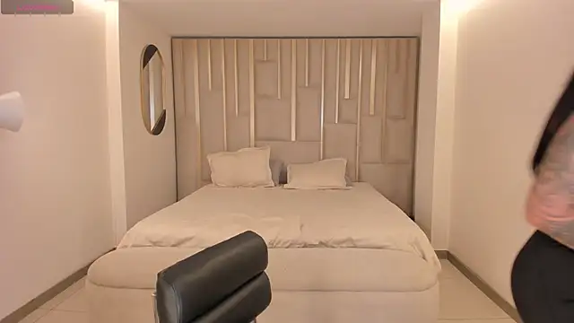 LucyCarter1 webcam