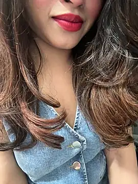 Yours_riya11 webcam