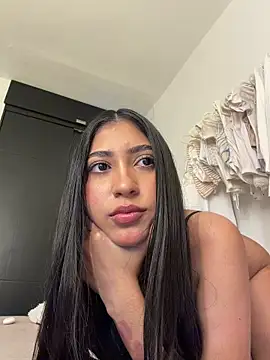 Watch Sweetnaughtygirl_ live on EroticFlix - High definition streams