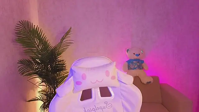 sweetieblush - SweetieBlush's free webcam - UK Sex Cams