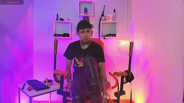 Maximoking26 webcam