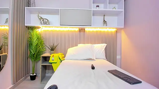 Watch pinktaylor_ live on EroticFlix - High definition streams
