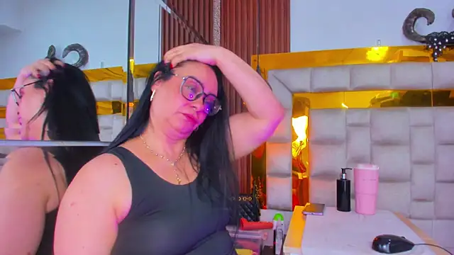 Watch bigass_monic live on EroticFlix - High definition streams