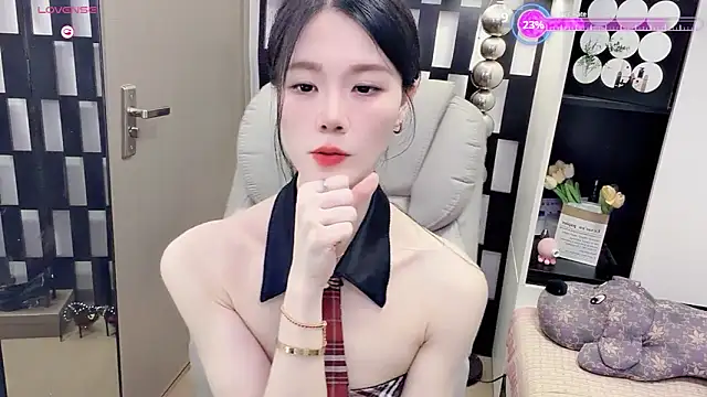 Watch Yueyue-MM live on EroticFlix - High definition streams