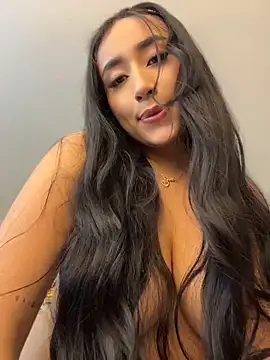Watch IvonneOwen live on EroticFlix - High definition streams
