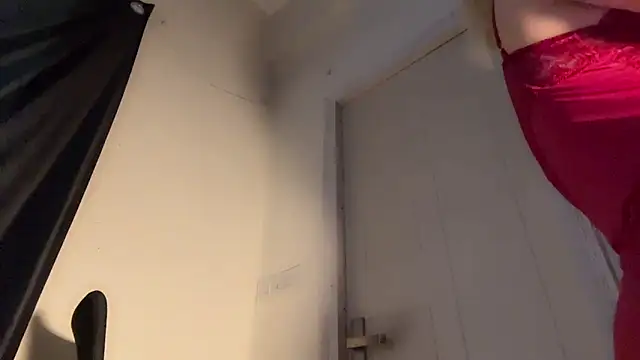 sweatymilf's live room