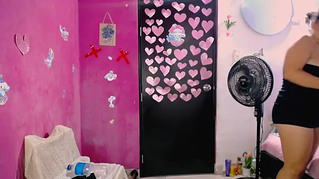Kiara_tits