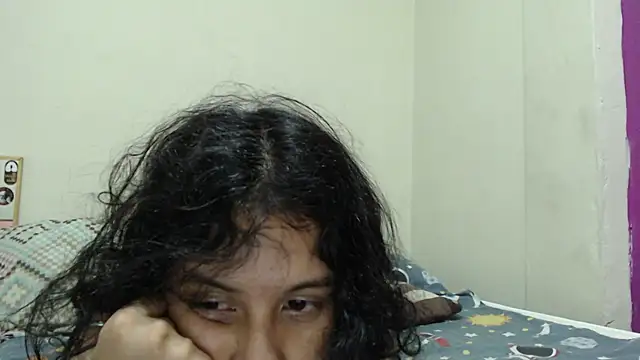 AlinaWoolf_ webcam