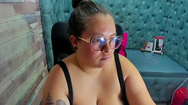 Watch Sarah_Boobs_ live on EroticFlix - High definition streams