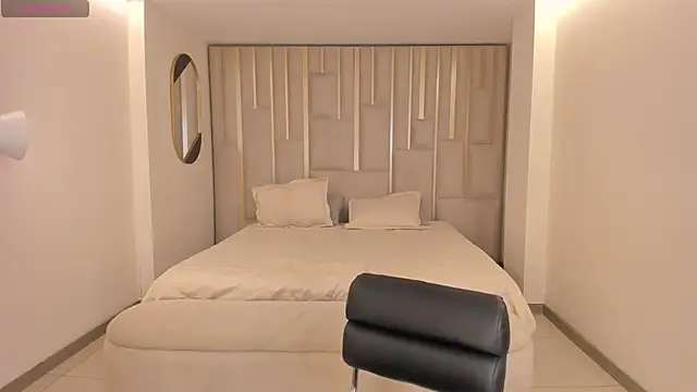 LucyCarter1 webcam