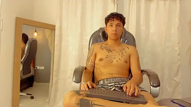 Liam__fox webcam