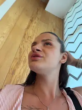 MiraReach 🐁 live naked webcam
