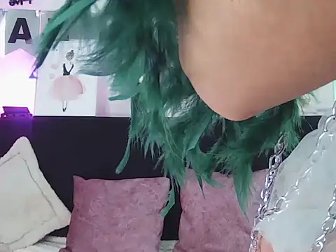 Sara_Blum live cam on StripChat