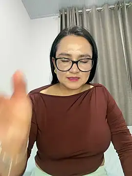 Watch jordan_milf live on EroticFlix - High definition streams