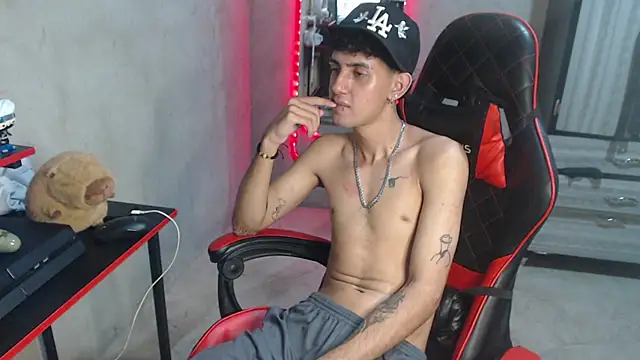 garu-hot18 live sex cam