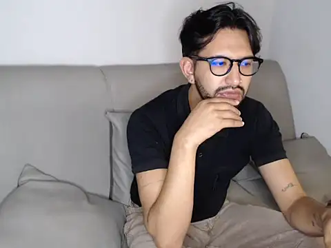 thomass1018 webcam