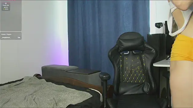 MiaSweetti webcam