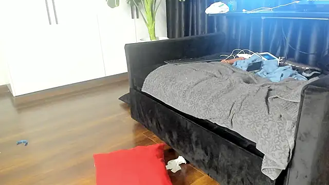 naughty_bigass webcam
