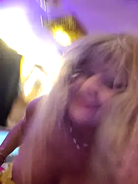annika_lately webcam
