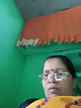 Manavi_x webcam