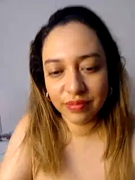Watch risitos23 live on EroticFlix - High definition streams