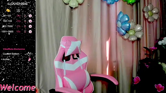Arya_Curves webcam