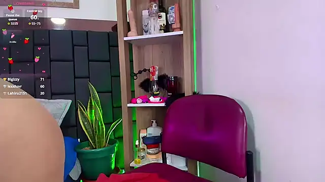 EllenaBoobs_
