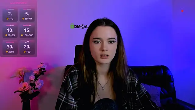 liana_kisses webcam