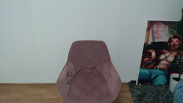 LadyLiia webcam