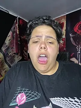 Hailey_Curvy webcam