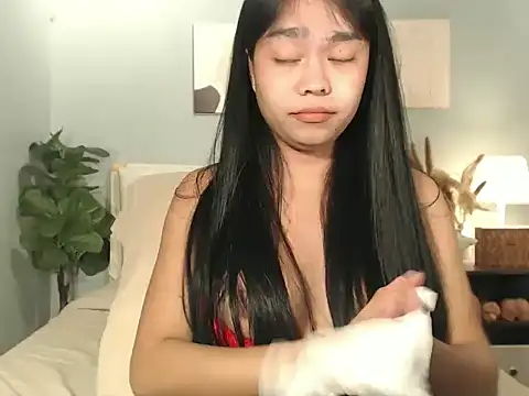 HotAsianGabby69 webcam